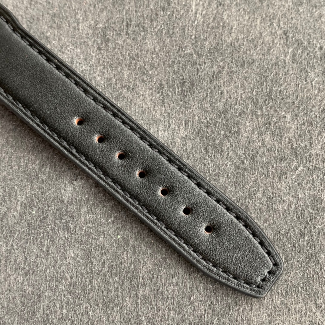 IWC Schaffhausen Pilot's Watch Mark XVIII reference view