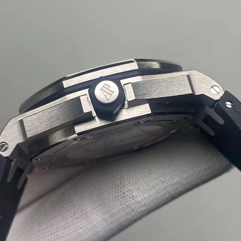 Audemars Piguet detailed product view