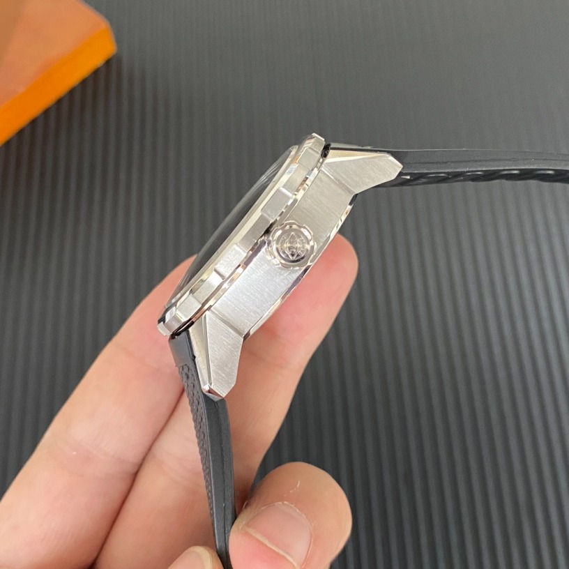 IWC product angle view