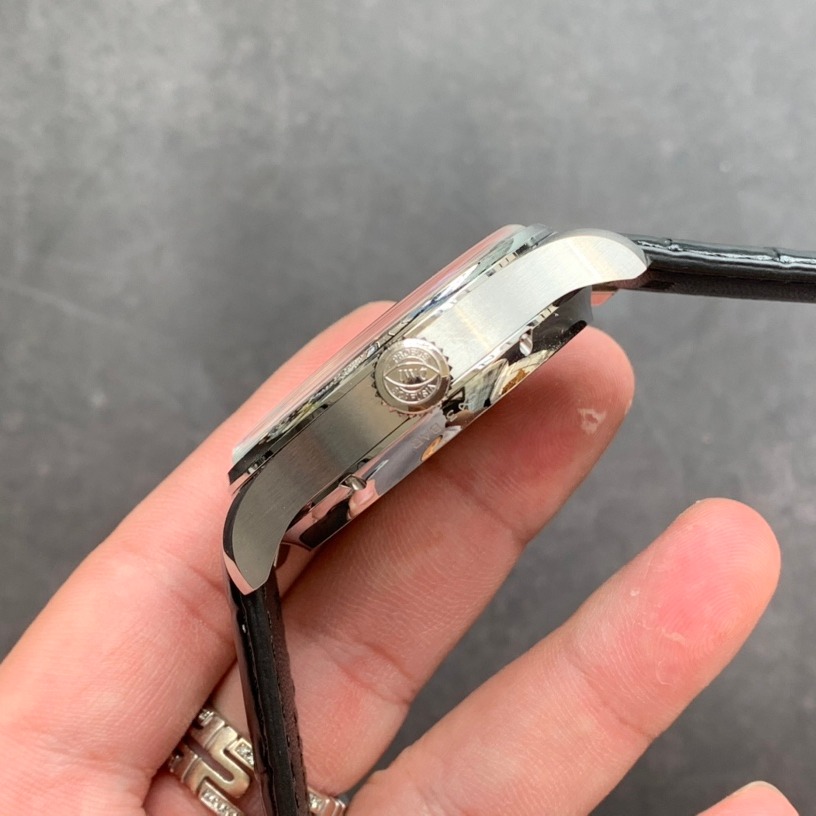 IWC Portofino Hand-Wound Eight Days IW510118 additional angle