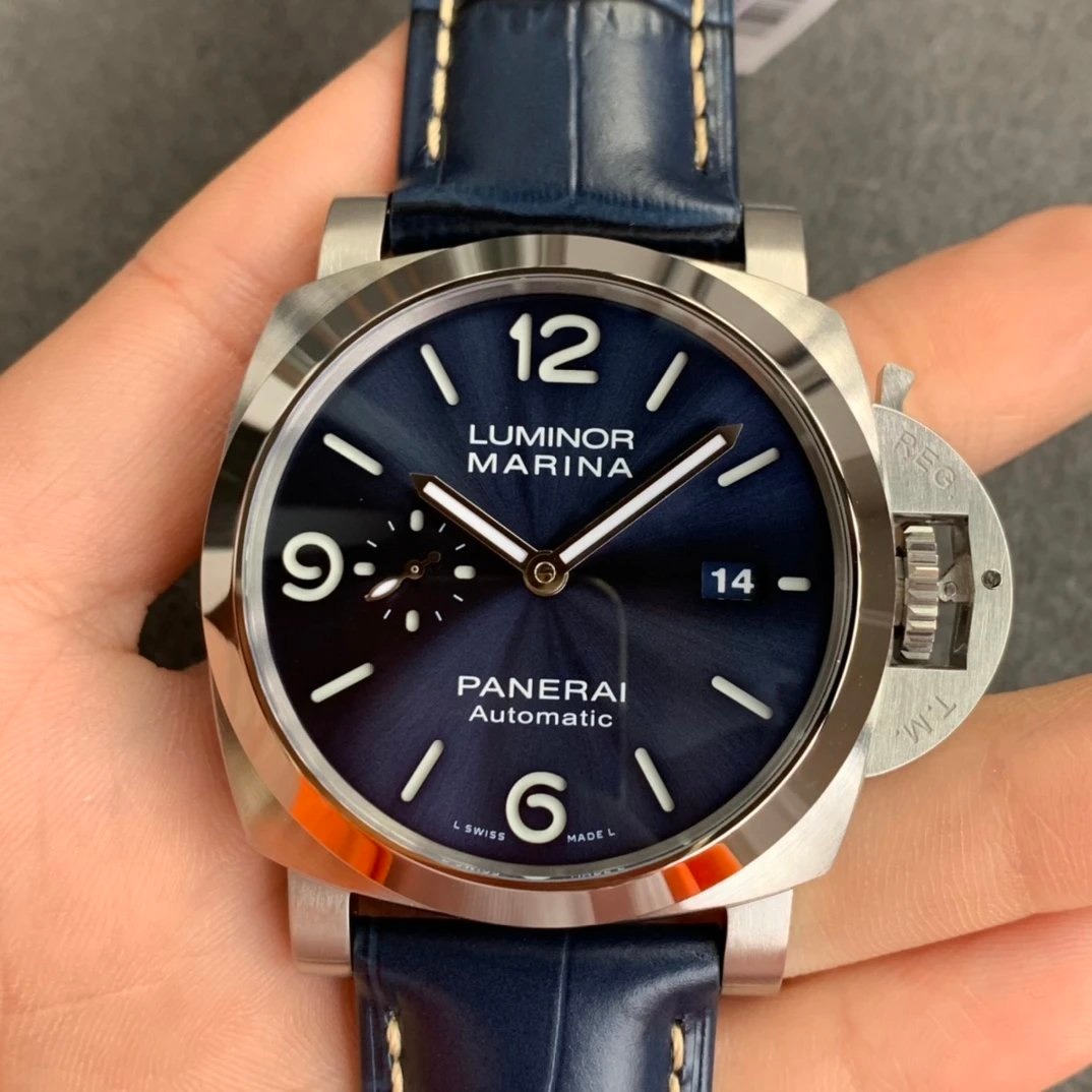 Panerai timepiece product view