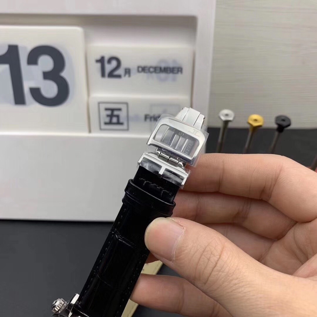 Jaeger-LeCoultre timepiece additional view