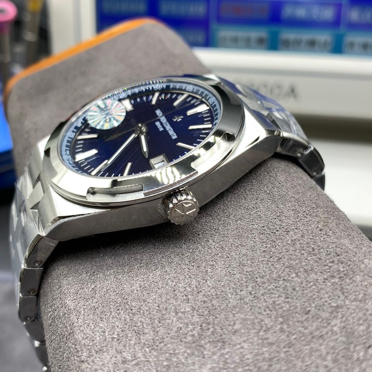 Constantin product detail view